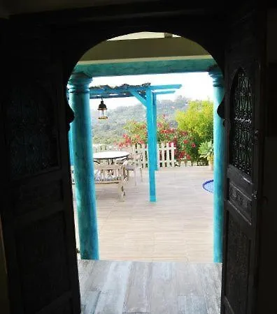 Sencilla Hostel *